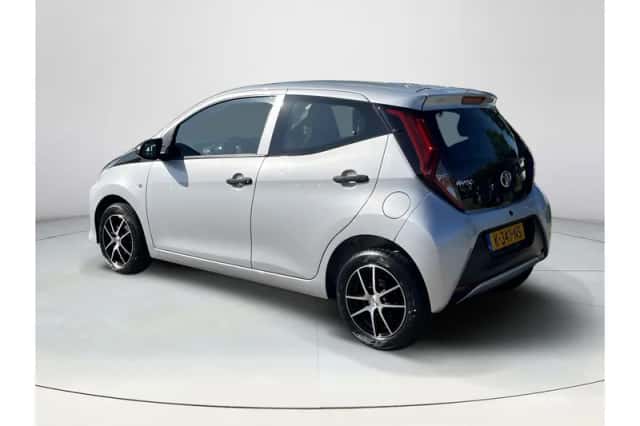 Toyota Aygo (2021) thumbnail 3