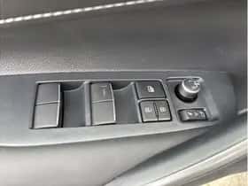 Toyota Corolla (2024) thumbnail 11
