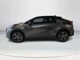 Toyota C-HR (2025) thumbnail 2