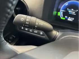 Toyota C-HR (2025) thumbnail 14
