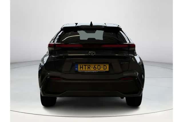 Toyota C-HR (2025) thumbnail 4