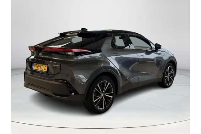 Toyota C-HR (2025) thumbnail 5