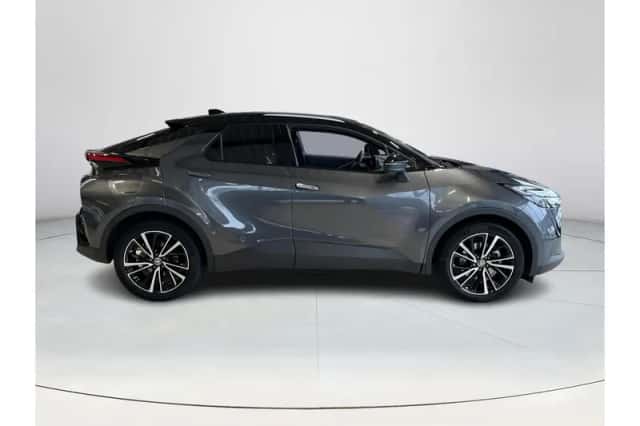 Toyota C-HR (2025) thumbnail 6