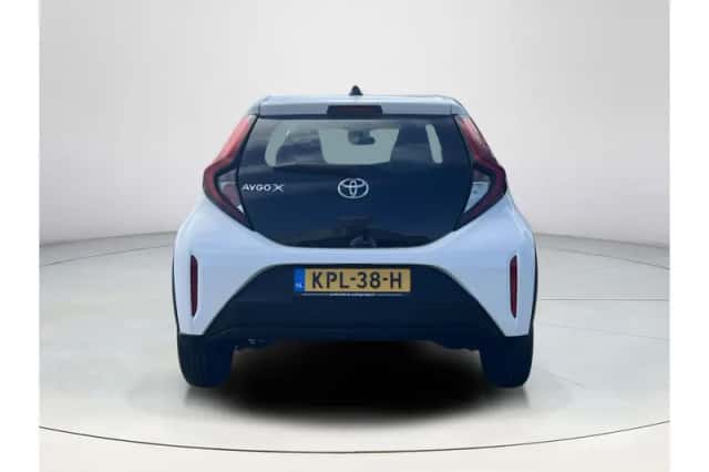 Toyota Aygo X (2023) thumbnail 3