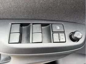 Toyota Yaris (2025) thumbnail 11