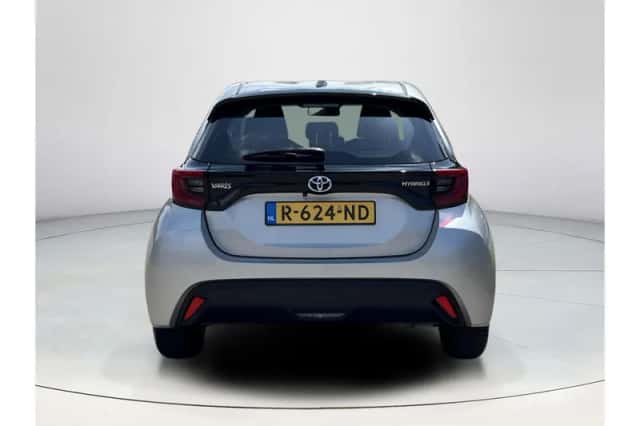 Toyota Yaris (2022) thumbnail 4
