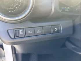 Toyota C-HR (2024) thumbnail 13