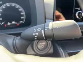Toyota C-HR (2024) thumbnail 18