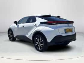 Toyota C-HR (2024) thumbnail 3