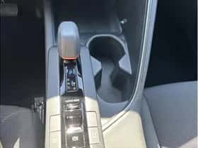 Toyota C-HR (2024) thumbnail 22