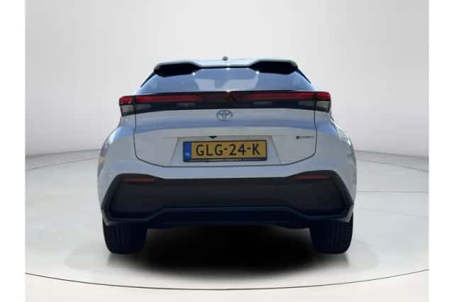 Toyota C-HR (2024) thumbnail 4