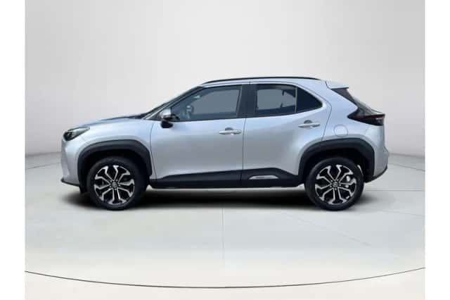 Toyota Yaris Cross (2024) thumbnail 2