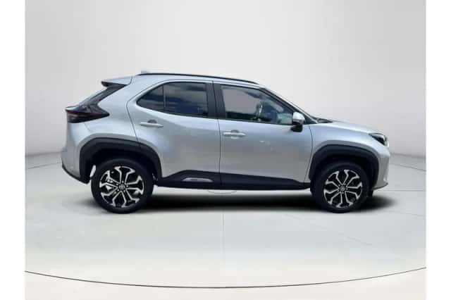 Toyota Yaris Cross (2024) thumbnail 6