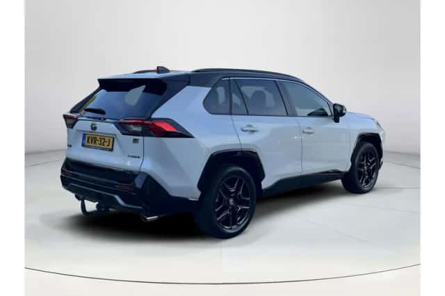 Toyota RAV4 (2024) thumbnail 5