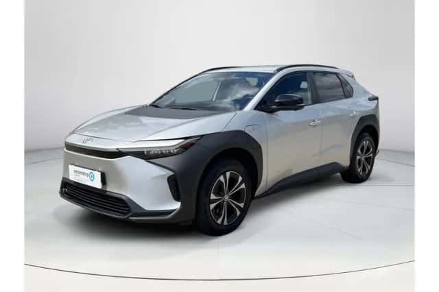 Toyota bZ4X (2023) thumbnail 1