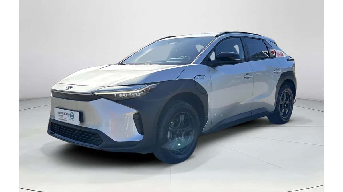 Toyota bZ4X (2023) — foto 1