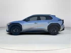 Toyota bZ4X (2023) thumbnail 2