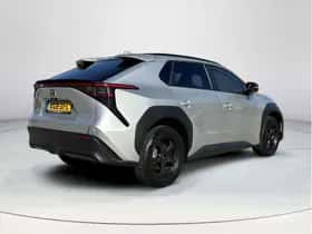 Toyota bZ4X (2023) thumbnail 5