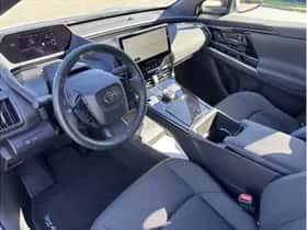 Toyota bZ4X (2023) thumbnail 9