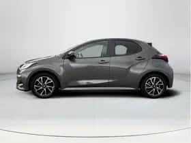 Toyota Yaris (2022) thumbnail 2