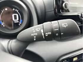 Toyota Yaris (2022) thumbnail 17