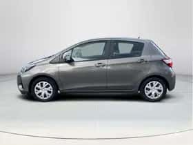 Toyota Yaris (2018) thumbnail 2