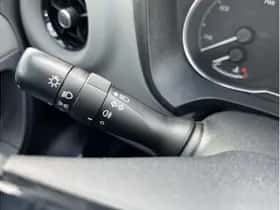 Toyota Yaris (2018) thumbnail 14