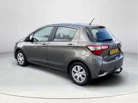 Toyota Yaris (2018) thumbnail 3