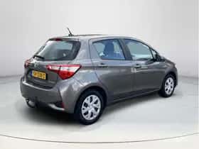 Toyota Yaris (2018) thumbnail 5