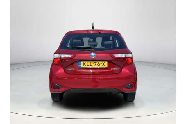 Toyota Yaris (2018) thumbnail 4