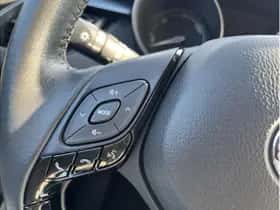 Toyota C-HR (2020) thumbnail 15