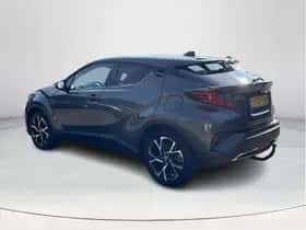 Toyota C-HR (2020) thumbnail 3