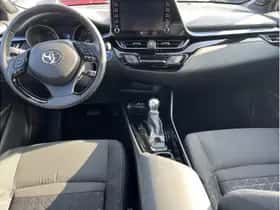 Toyota C-HR (2020) thumbnail 9