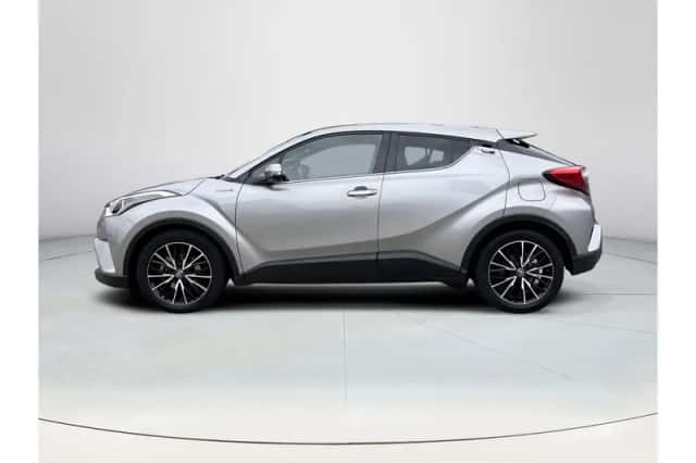 Toyota C-HR (2018) thumbnail 2