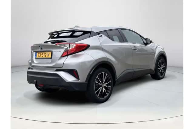 Toyota C-HR (2018) thumbnail 5