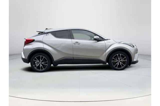 Toyota C-HR (2018) thumbnail 6