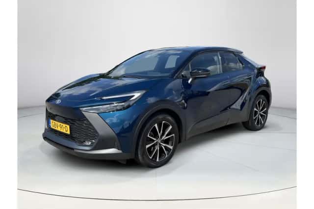 Toyota C-HR (2024) thumbnail 1
