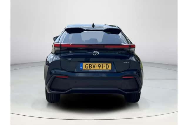 Toyota C-HR (2024) thumbnail 4