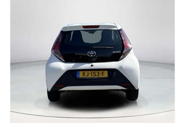 Toyota Aygo (2016) thumbnail 4