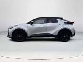 Toyota C-HR (2024) thumbnail 2
