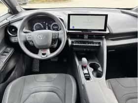 Toyota C-HR (2024) thumbnail 24