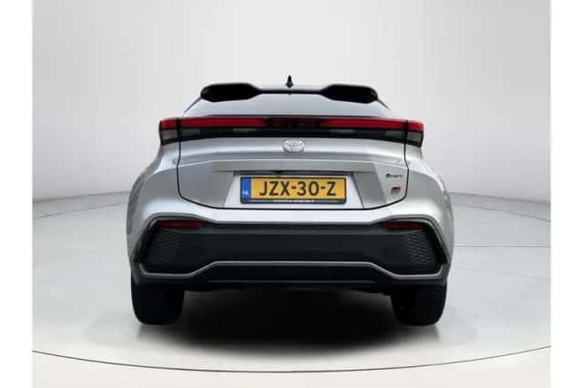Toyota C-HR (2024) thumbnail 4