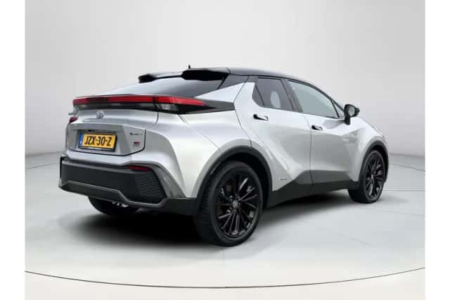 Toyota C-HR (2024) thumbnail 5