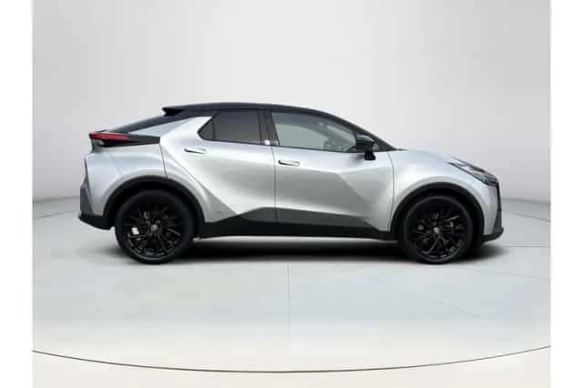 Toyota C-HR (2024) thumbnail 6