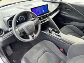 Toyota C-HR (2024) thumbnail 9