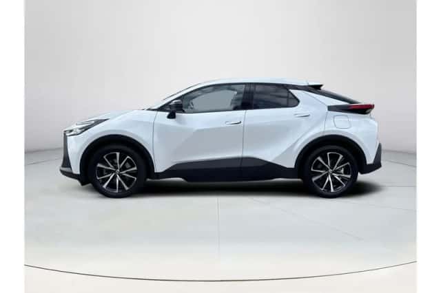 Toyota C-HR (2025) thumbnail 2