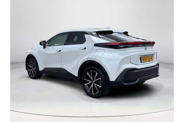 Toyota C-HR (2025) thumbnail 3