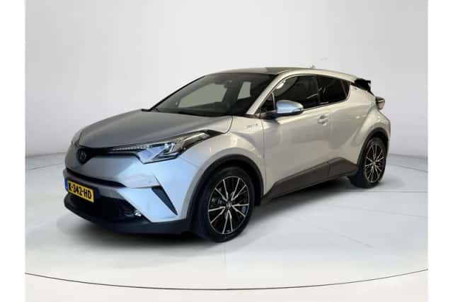 Toyota C-HR (2018) thumbnail 1