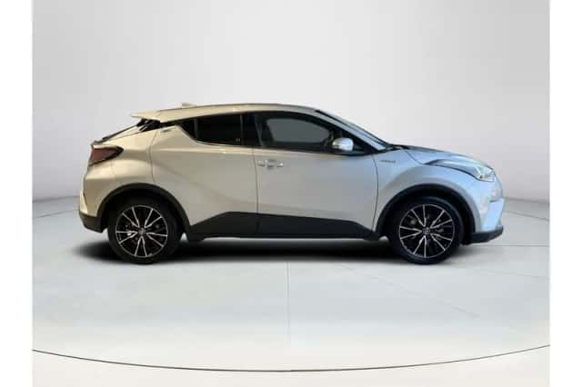Toyota C-HR (2018) thumbnail 6