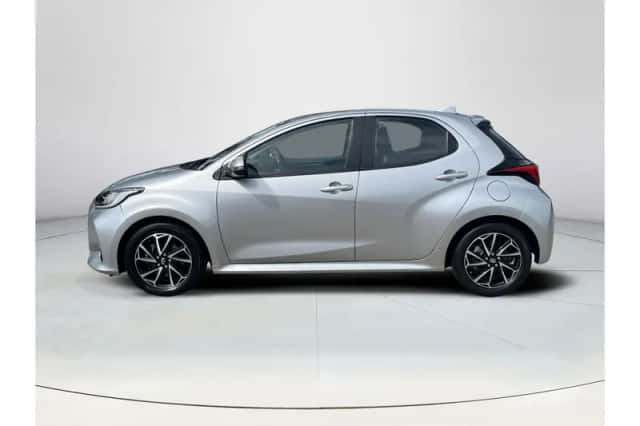 Toyota Yaris (2023) thumbnail 2